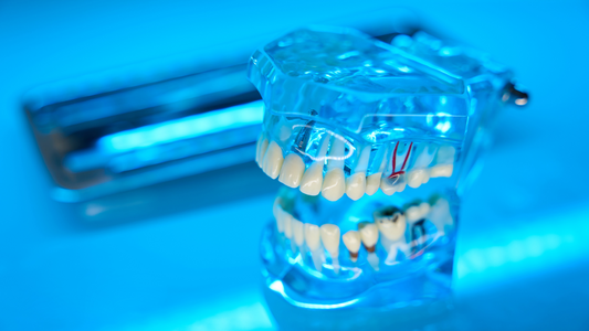 Can Blue Light Help Reduce Inflammation in the Mouth?